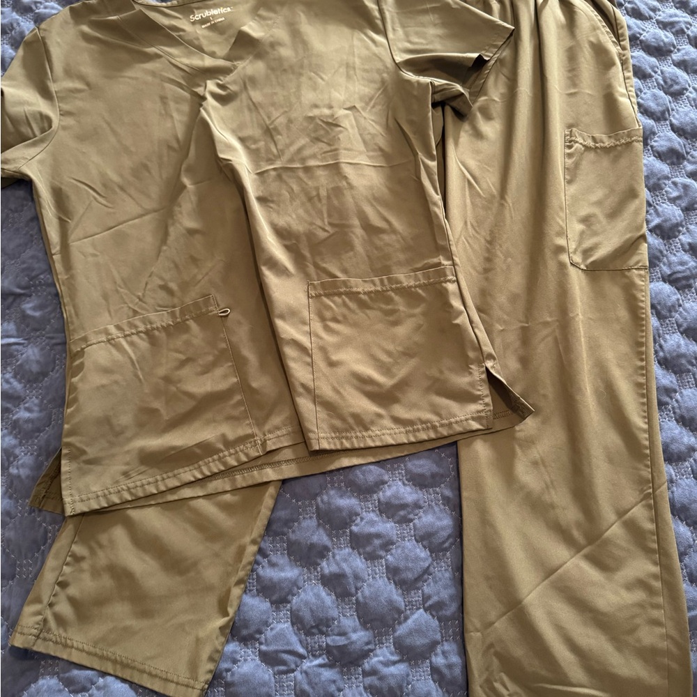 Scrubletics brand women’s Scrub Set in Olive green